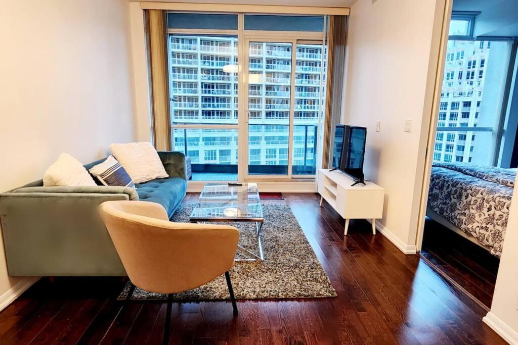 Lakeview Condo In Downtown With Free Parking. Торонто Экстерьер фото