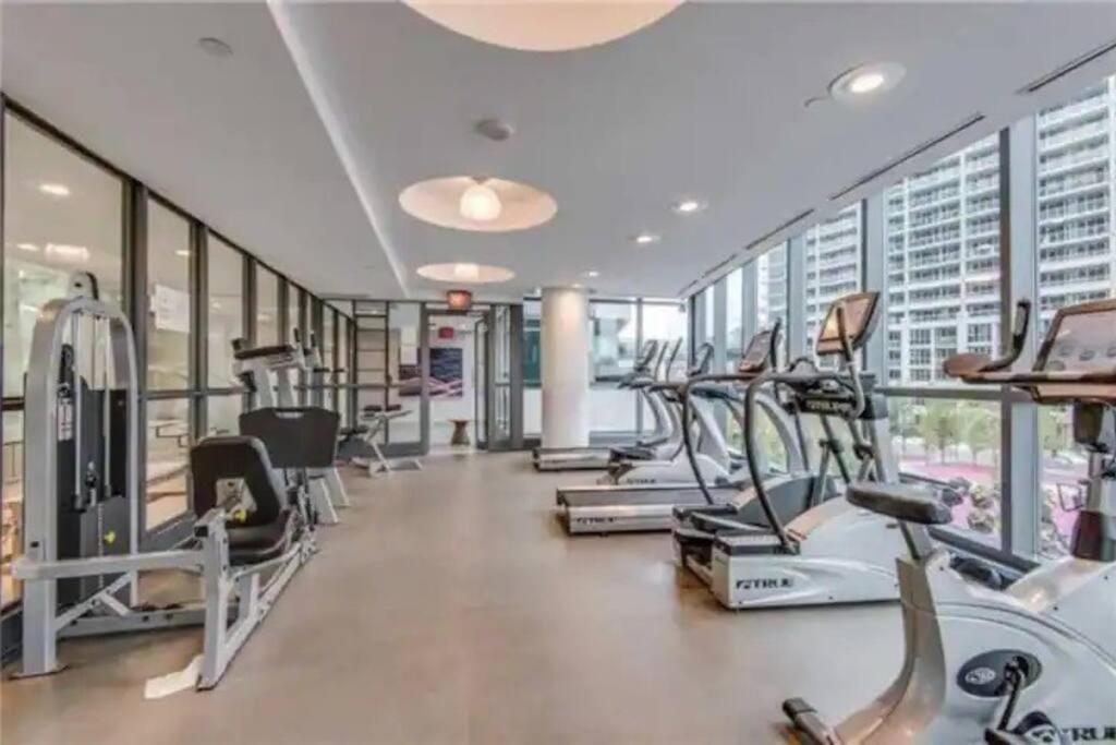 Lakeview Condo In Downtown With Free Parking. Торонто Экстерьер фото