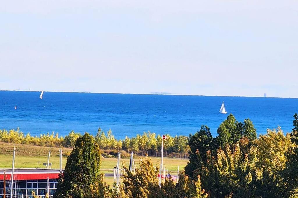Lakeview Condo In Downtown With Free Parking. Торонто Экстерьер фото